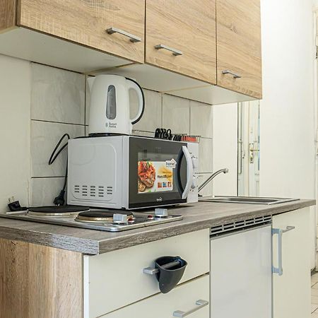 Modern Comforts: Chic Studio Apt Centrally Located Wien Eksteriør bilde