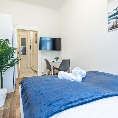 Modern Comforts: Chic Studio Apt Centrally Located Wien Eksteriør bilde