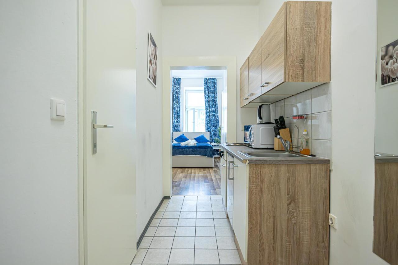 Modern Comforts: Chic Studio Apt Centrally Located Wien Eksteriør bilde