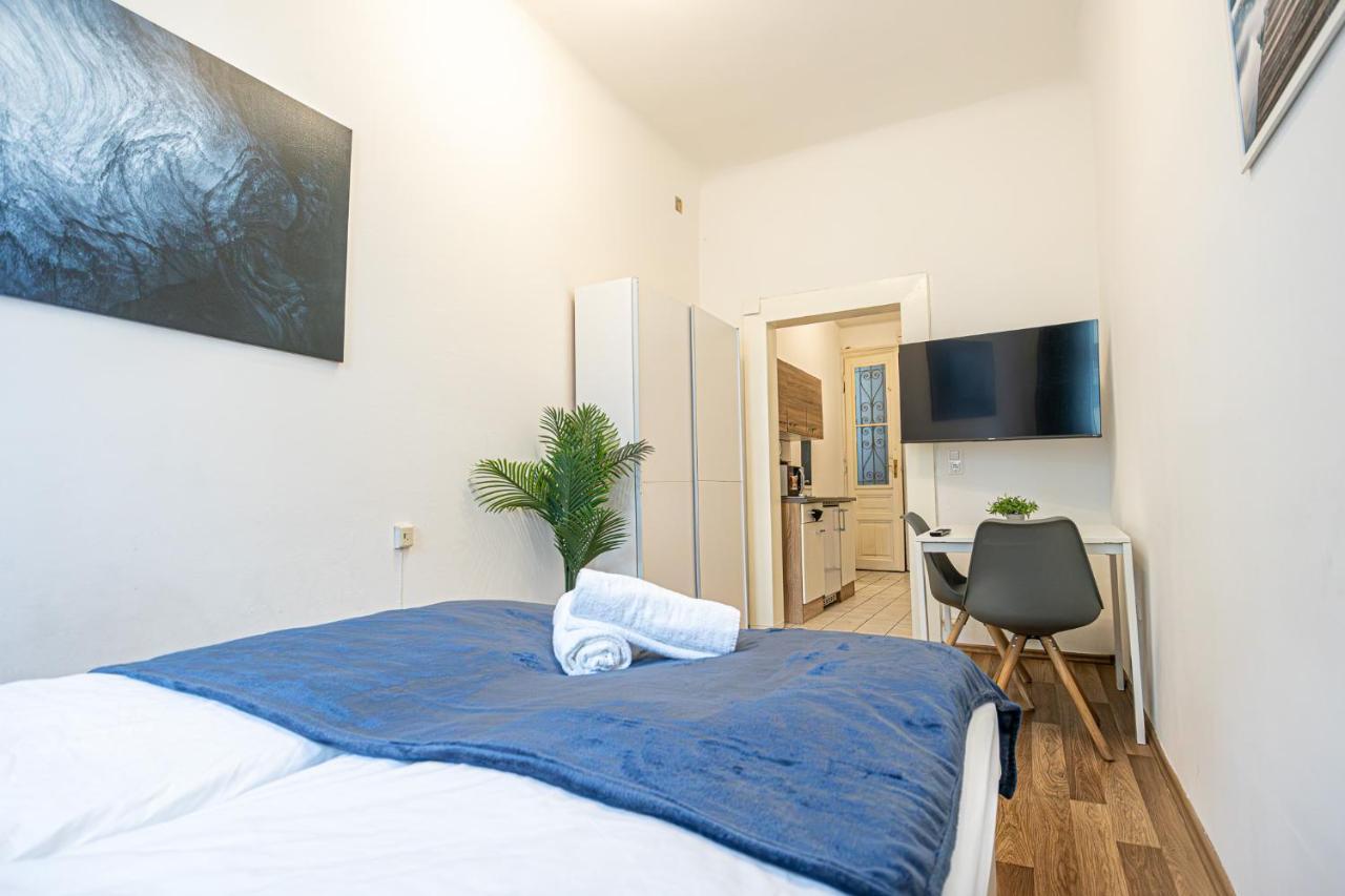 Modern Comforts: Chic Studio Apt Centrally Located Wien Eksteriør bilde