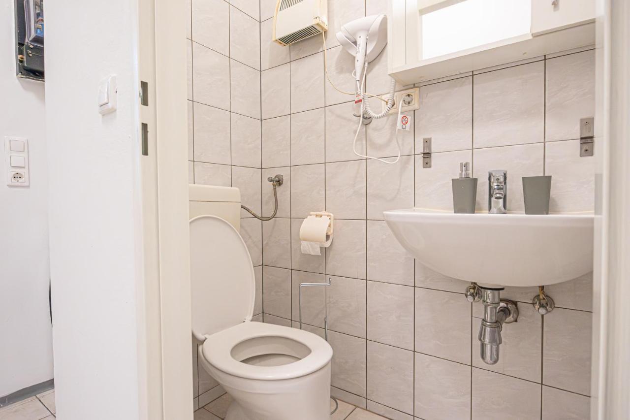 Modern Comforts: Chic Studio Apt Centrally Located Wien Eksteriør bilde
