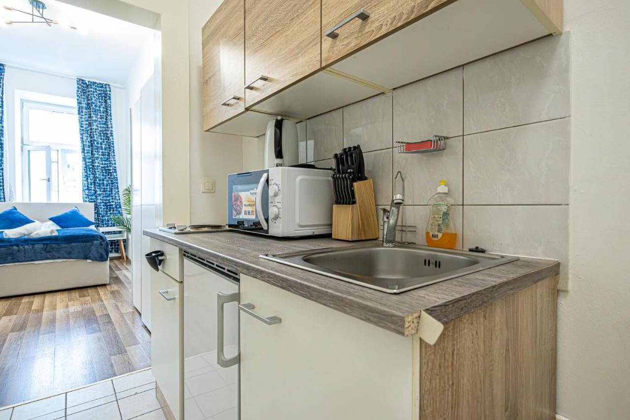 Modern Comforts: Chic Studio Apt Centrally Located Wien Eksteriør bilde
